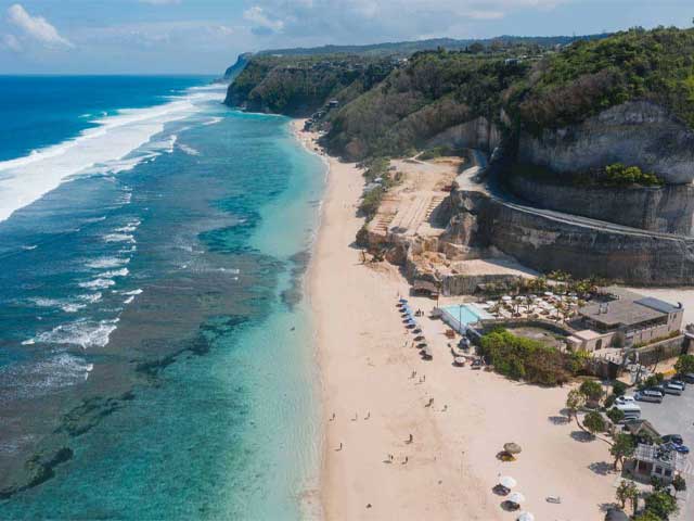 Pantai Melasti adalah Pantai Pasir Putih Terbaik di Bali